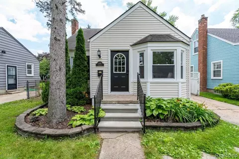 1889 Cambridge Rd, Berkley, MI 48072