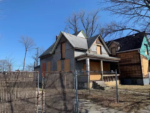 2250 Holcomb St, Detroit, MI 48214