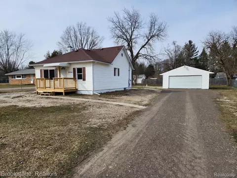 10154 Dodge Rd, Montrose, MI 48457