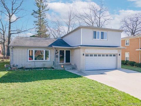 10171 Burton Ave, Oak Park, MI 48237