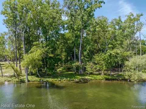 Lot B Clintonville Road, Waterford, MI 48329