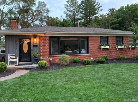 36777 Thinbark St, Wayne, MI 48184 photo 1