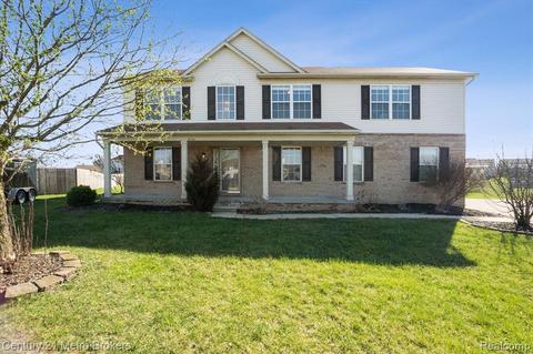 8144 Loon Ln, Grand Blanc, MI 48439