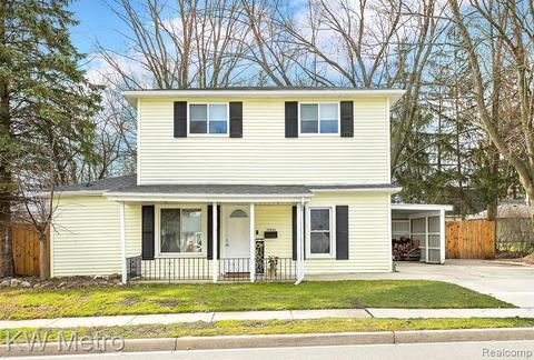 35950 Madison St, Richmond, MI 48062