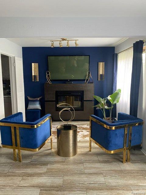 6 Norfolk Towne St, Southfield, MI 48075