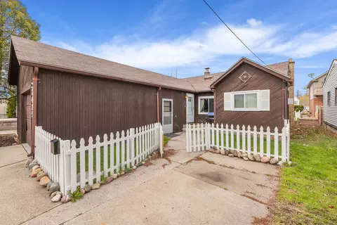 22425 E 10 Mile Rd, Saint Clair Shores, MI 48080