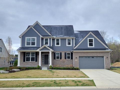 4106 Ascott Ln, Walled Lake, MI 48390