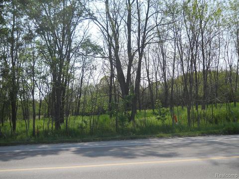 3 North Hacker Road, Howell, MI 48843