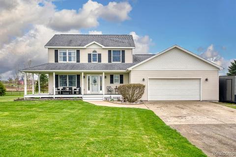 9609 Marsh Rd, Fowlerville, MI 48836