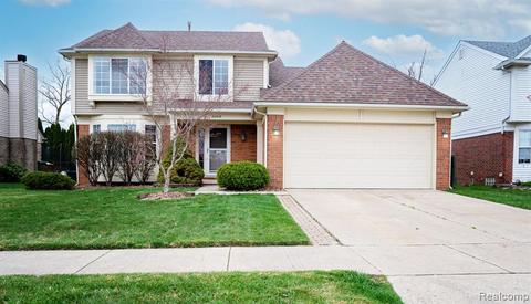 22518 Woodcreek Dr, Flat Rock, MI 48134