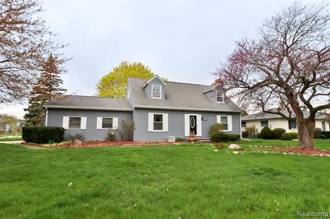 3229 Hemmeter Rd, Saginaw, MI 48603