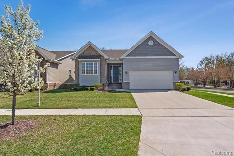 22503 Georgia Pine Dr, New Boston, MI 48164