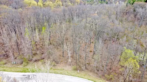 309 Dogwood Ln, Groveland, MI 48462