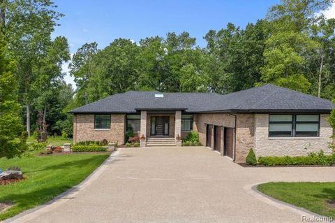 2322 Cherrylawn Ave, Bloomfield Hills, MI 48302