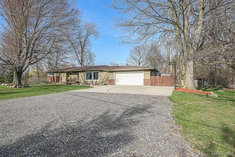 642 N Lake Pleasant Rd, Attica, MI 48412