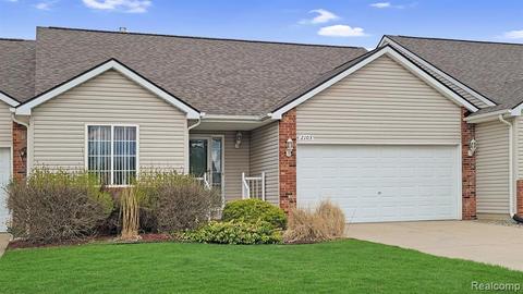 2103 W Ridge Dr, Davison, MI 48423 photo 1