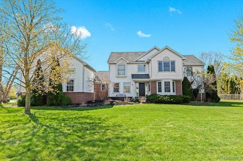 4894 Stillmeadow Dr, Howell, MI 48843