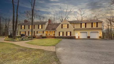 21500 Currie Rd, Northville, MI 48167
