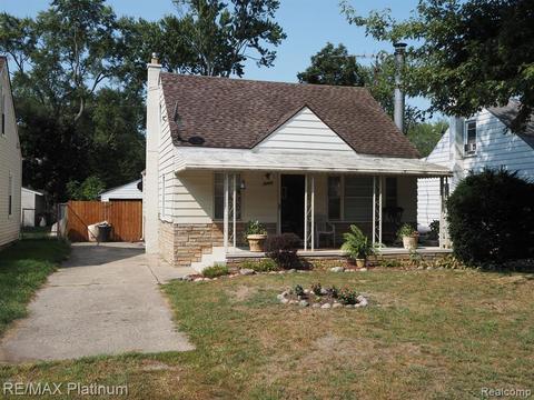 22045 Poinciana St, Southfield, MI 48033