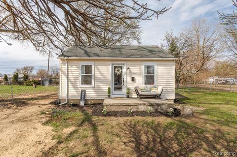32136 Fairchild St, Westland, MI 48186