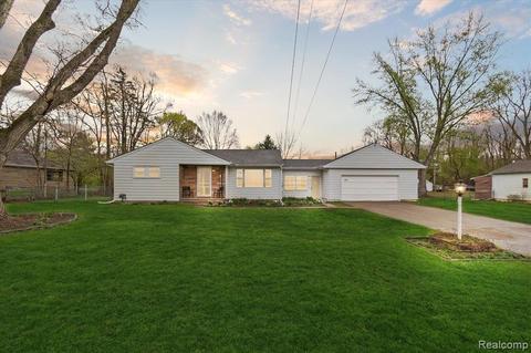 527 Gregory Pl, Jackson, MI 49202
