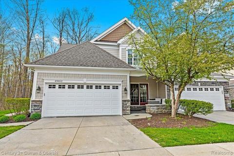 49652 Timber Trl, Novi, MI 48374