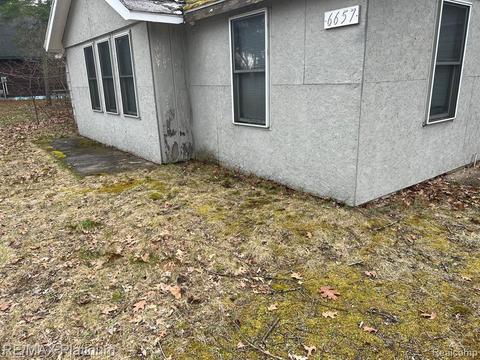 6657 Crystal Beach Rd NW, Rapid City, MI 49676