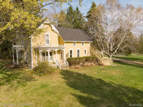 7350 Oak Hill Rd, Brandon, MI 48348