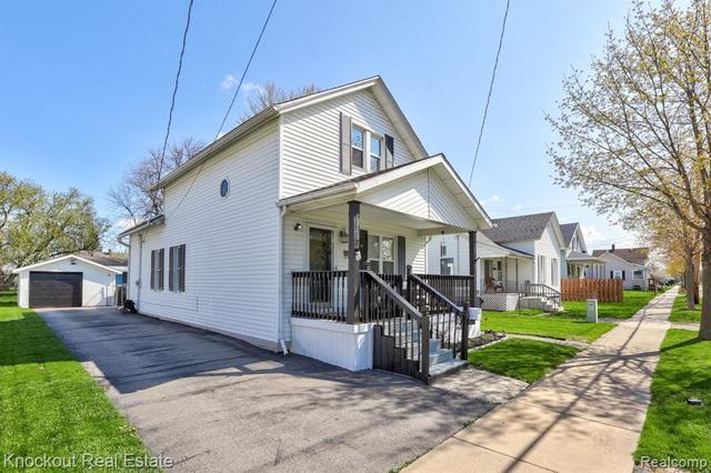 1111 33rd St, Bay City, MI 48708