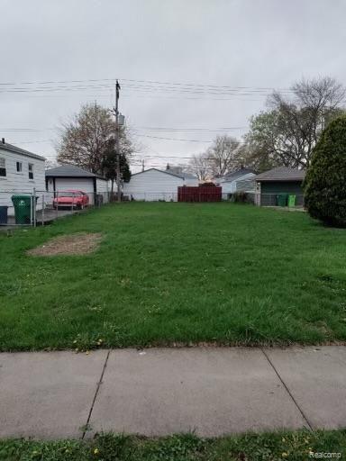 24901 Tuscany Ave, Eastpointe, MI 48021