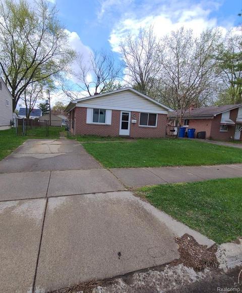 25631 Dartmouth St, Dearborn Heights, MI 48125