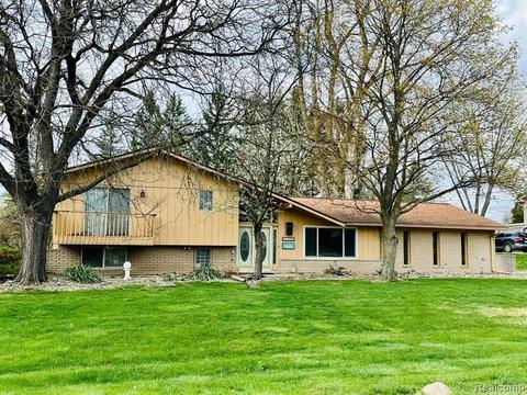 45360 Byrne Dr, Northville, MI 48167