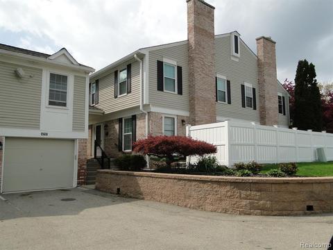 42157 Pellston Dr, Northville, MI 48167