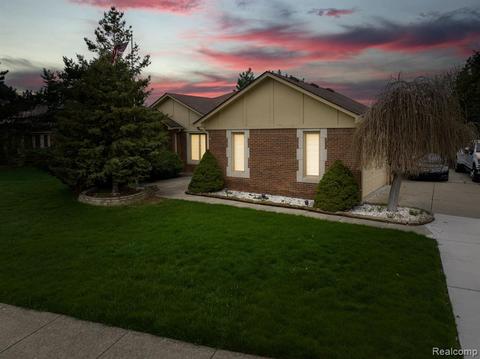 46613 Barbara Dr, Macomb, MI 48044