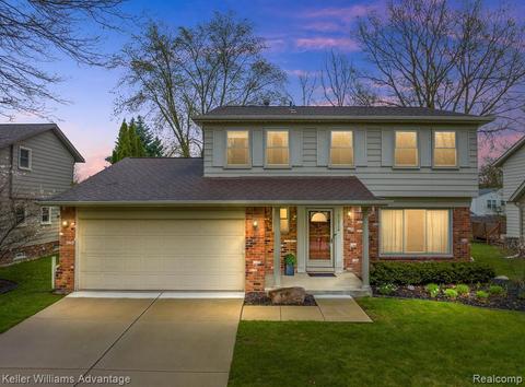 42526 Park Ridge Rd, Novi, MI 48375