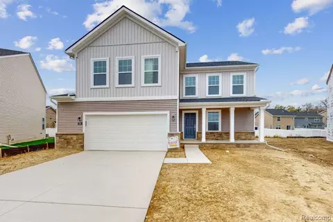 518 Lake Village Ave, Waterford, MI 48328