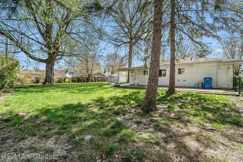 4445 Bedford St, Dearborn Heights, MI 48125