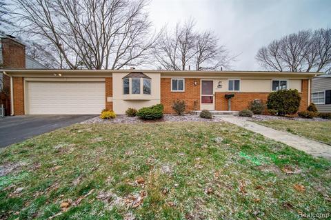 431 Red Oak Ln, Rochester Hills, MI 48307