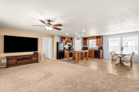 11044 Quail Run Ct, South Lyon, MI 48178