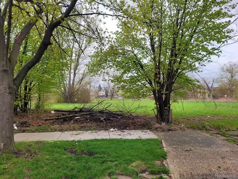 3346 Rochester St, Detroit, MI 48206