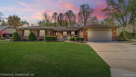 35663 Banbury Rd, Livonia, MI 48152