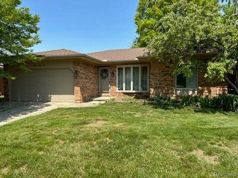 1641 Crimson Dr, Troy, MI 48083