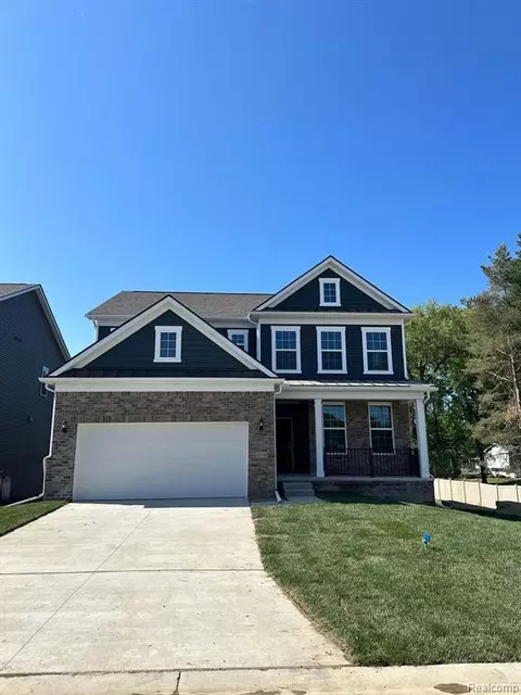 6014 Winsford Ln, Clarkston, MI 48346