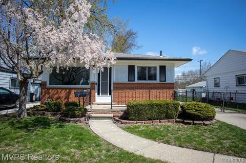22117 Lange St, Saint Clair Shores, MI 48080