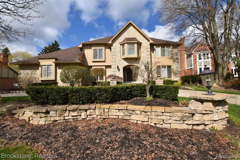 1867 Carpenter Dr, Troy, MI 48098 photo 1