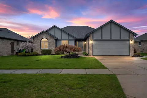 52703 Kelly Dr, Macomb, MI 48042