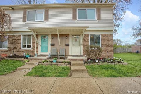 39700 Manor Dr, Harrison Township, MI 48045