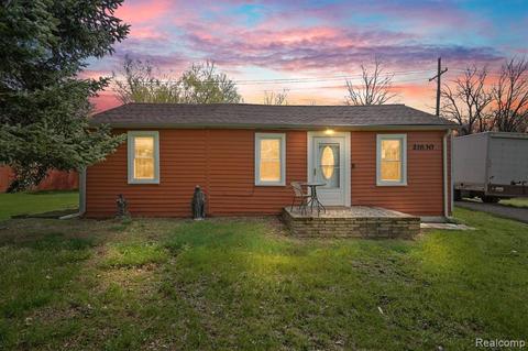 21830 Gill Rd, Farmington, MI 48335