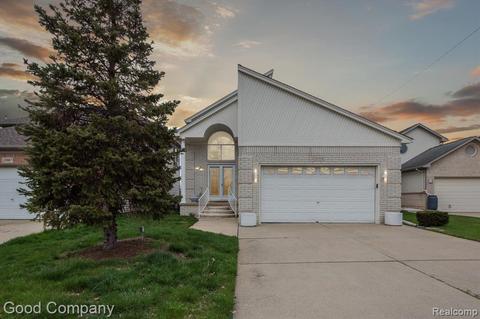 22469 Milner St, Saint Clair Shores, MI 48081