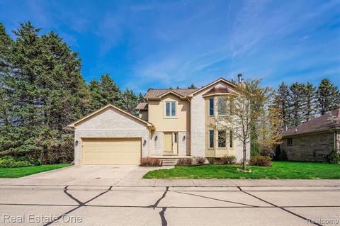 36258 Gloucester Trl, Clinton Township, MI 48035